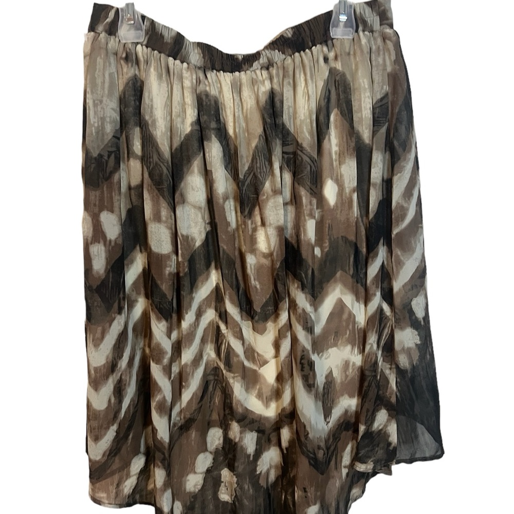 A pretty Ricki’s brown and white skirt in size large